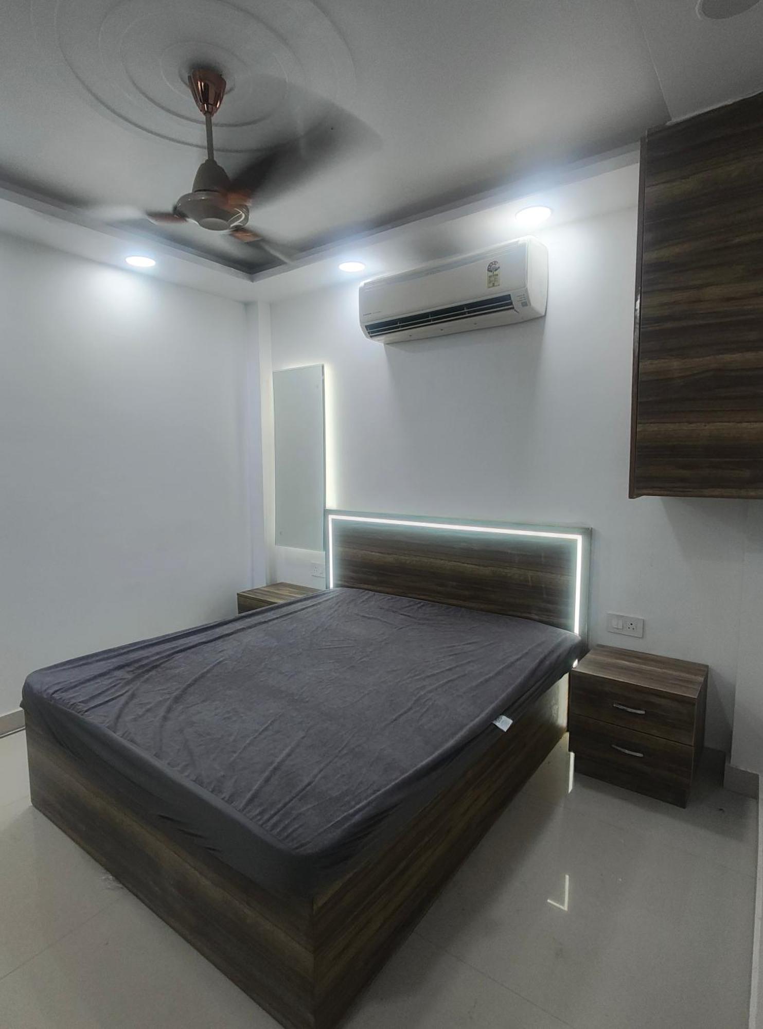Hotel Enchanted The Roof Rekha, With Private Trace Garden Neu-Delhi Exterior foto