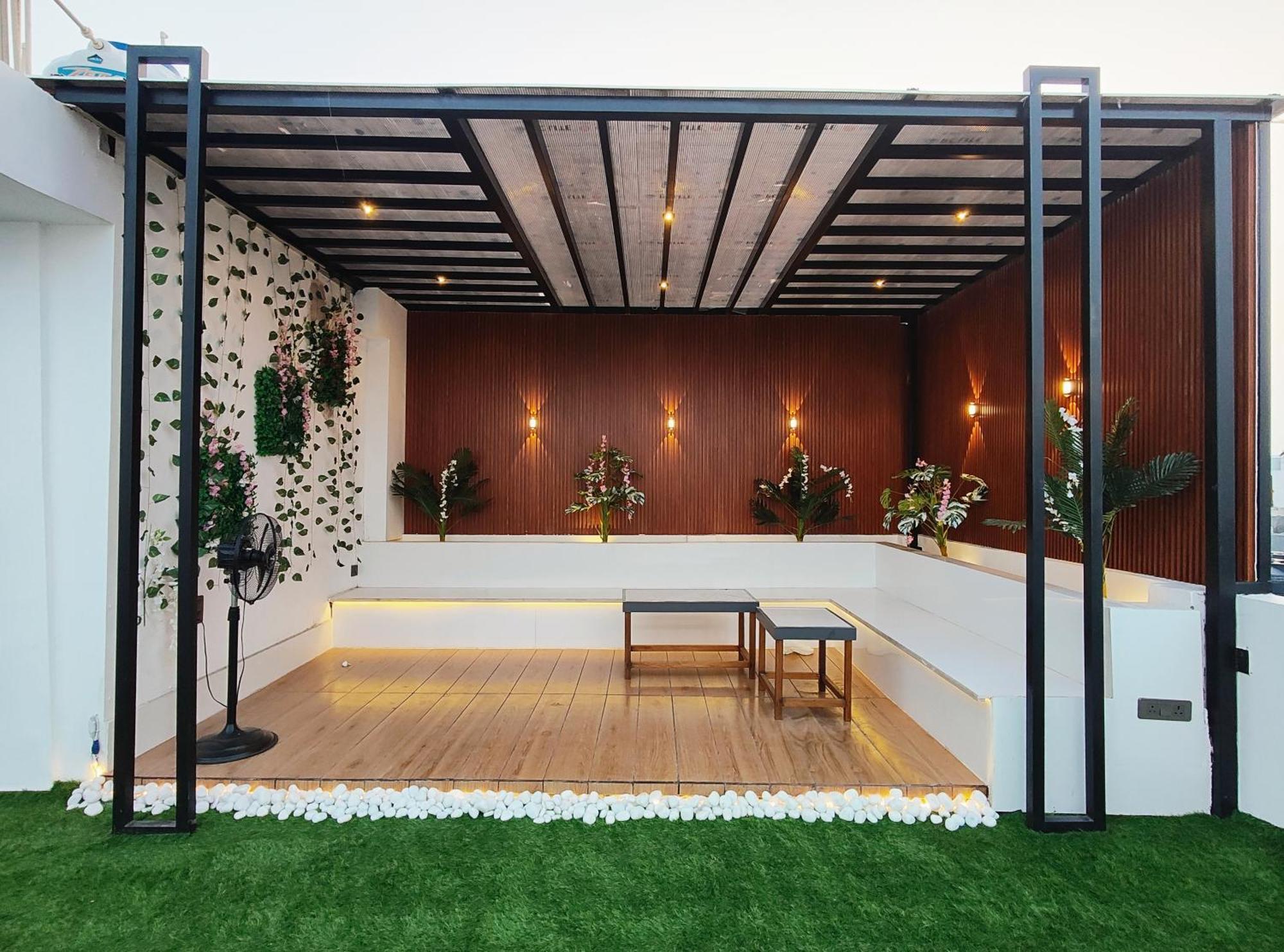 Hotel Enchanted The Roof Rekha, With Private Trace Garden Neu-Delhi Exterior foto